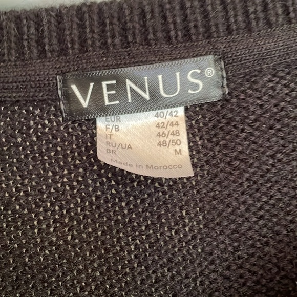 Venus knit sweater, Size M - Picture 2 of 3